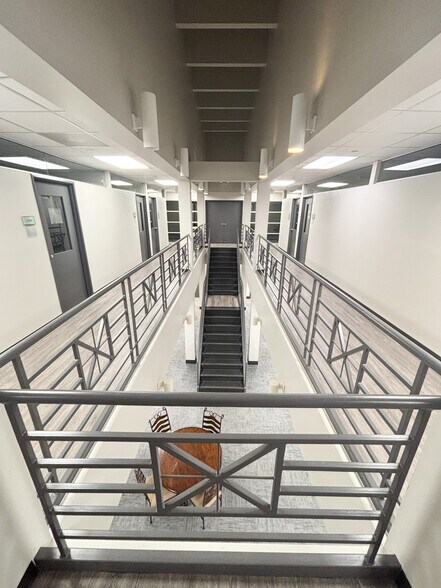 More Photos Of 3171 E Sunshine St, Springfield Office Residential For Lease