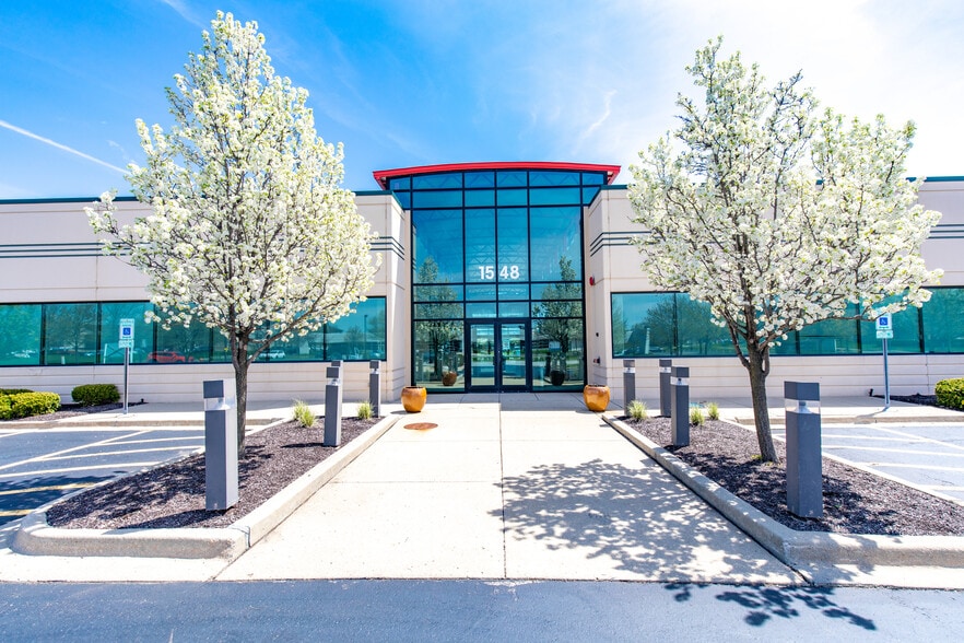 More Photos Of 1548 Bond St, Naperville Office For Lease