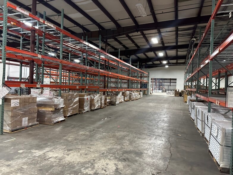 More Photos Of 1000-1008 Kieley Pl, Cincinnati Warehouse For Lease