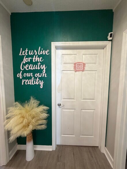More Photos Of 5807 Argerian Dr, Wesley Chapel Office For Lease