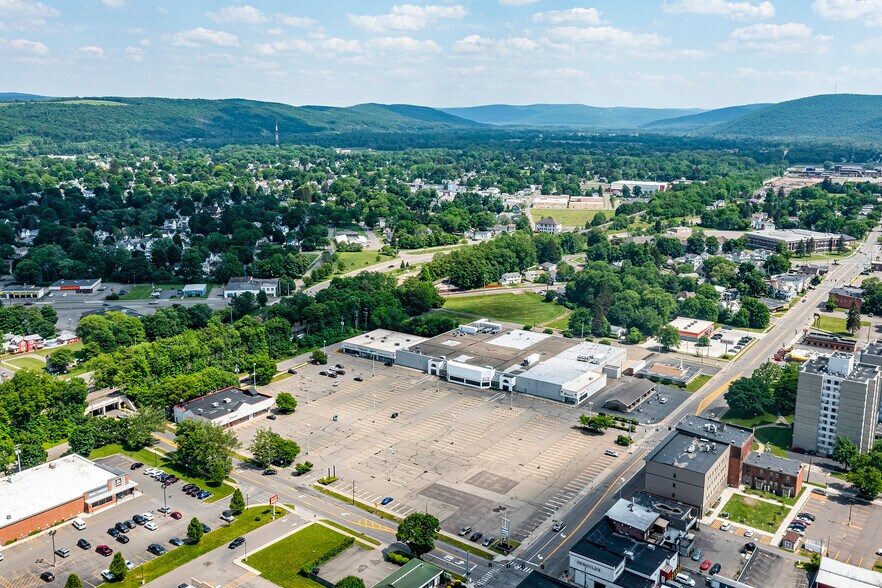 More Photos Of 299 S Main St, Elmira Freestanding For Lease