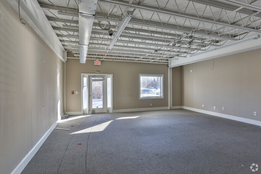 More Photos Of 900 E Main St, Easley Storefront Retail Office For Lease