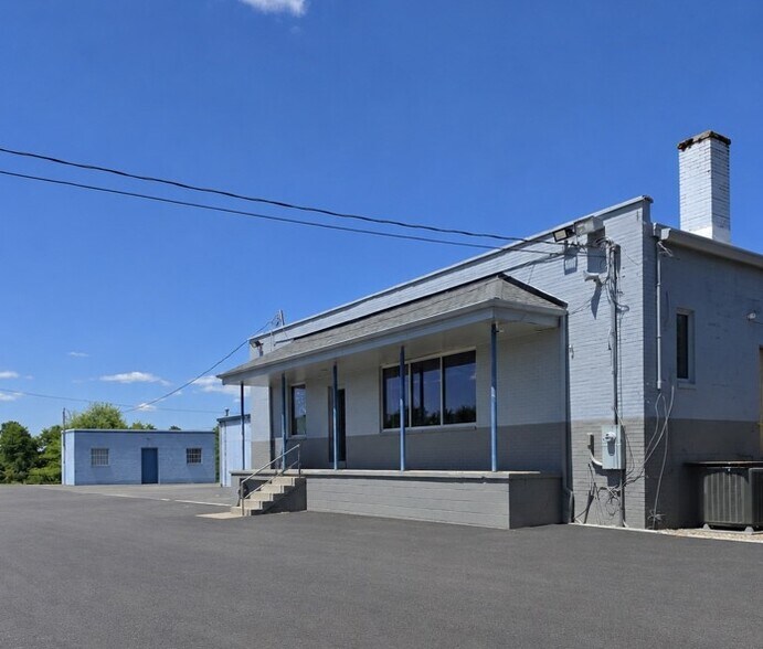 More Photos Of 351 Stanaford Rd, Beckley Warehouse For Lease