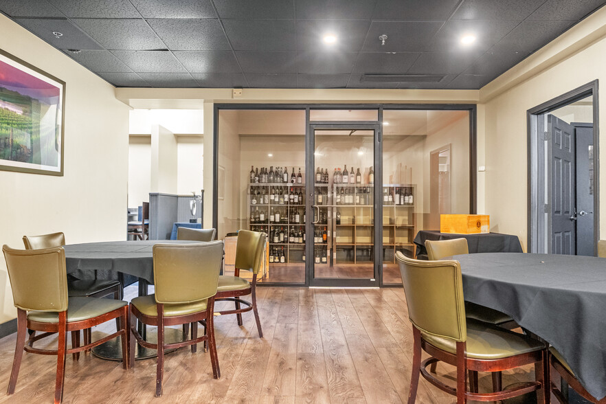 More Photos Of 2099 Post Rd, Warwick Restaurant For Sale