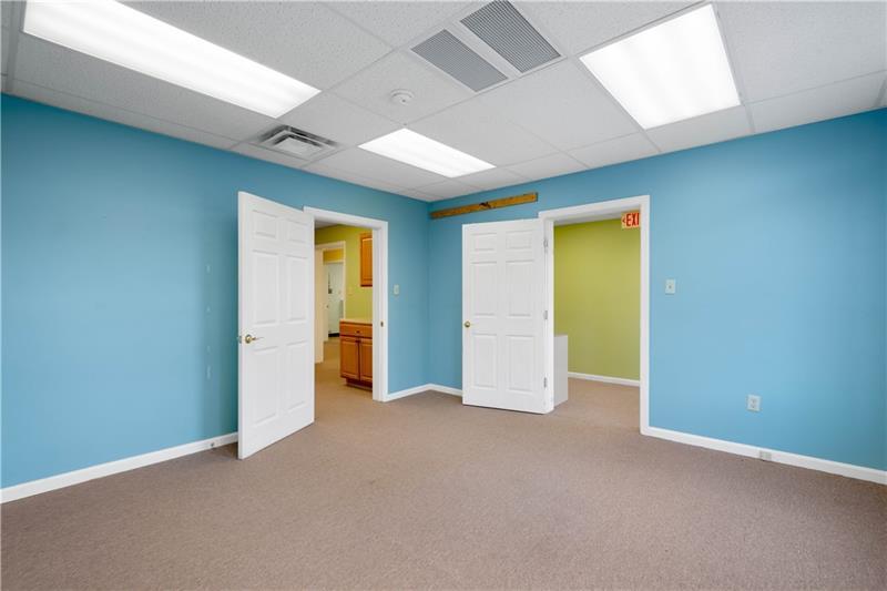 More Photos Of 626 5th Ave, Coraopolis Office Residential For Sale