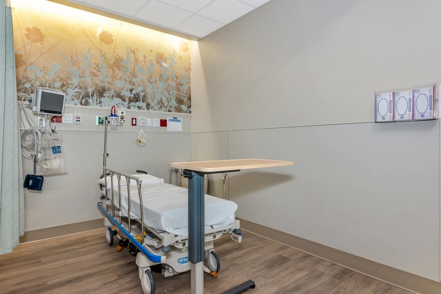 More Photos Of 2851 Height St, Sarasota Medical For Lease