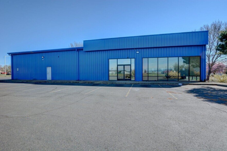 Primary Photo Of 2465 Avenue A, White City Freestanding For Sale