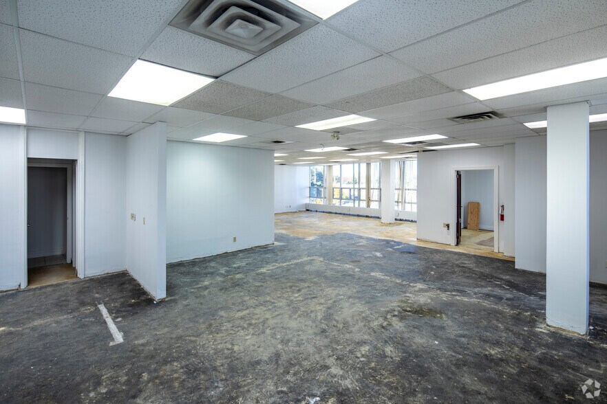 More Photos Of 2171 Avenue Rd, Toronto Office For Lease