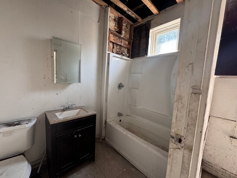 More Photos Of 7701 S Halsted St, Chicago Apartments For Sale