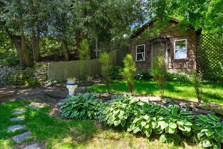 More Photos Of 517 Milwaukee St, Kewaunee General Retail For Sale