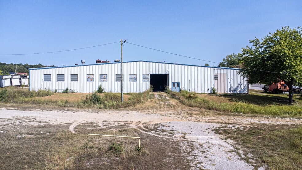 More Photos Of 501 Lakeshore Dr, Kuttawa Warehouse For Sale
