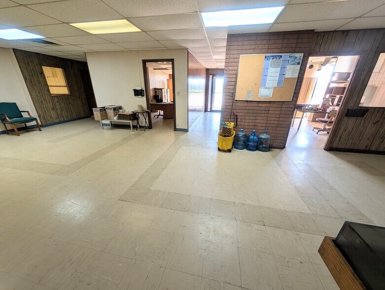 More Photos Of 1469 US Highway 59, Moran Manufacturing For Sale