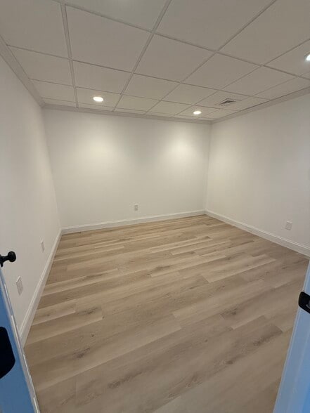 More Photos Of 5835 Post Rd, East Greenwich Office For Lease