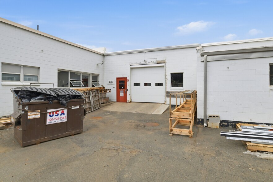 More Photos Of 109 Apremont Way, Westfield Manufacturing For Lease