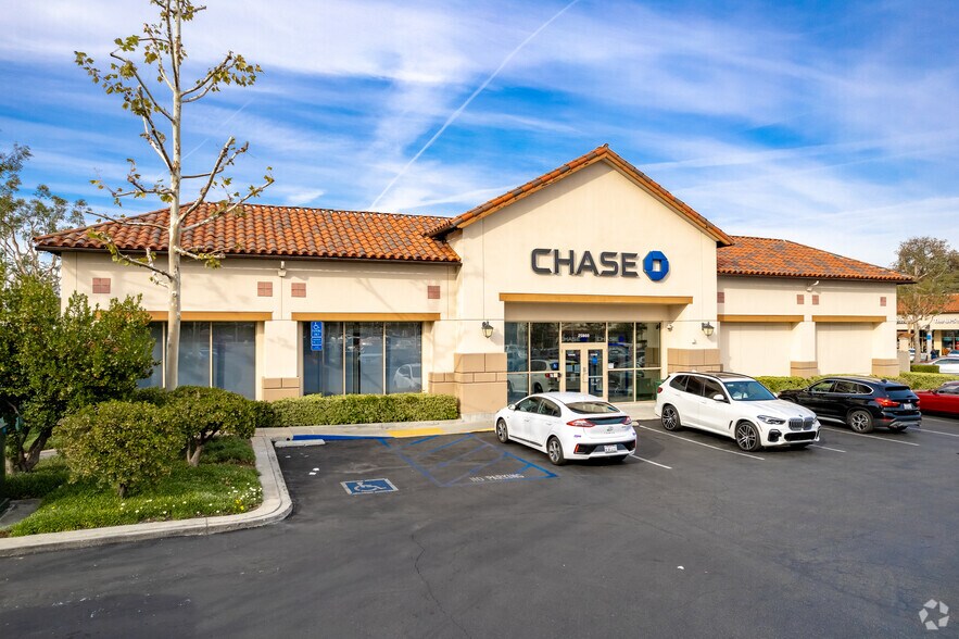 More Photos Of 25450 The Old Rd, Valencia Unknown For Lease