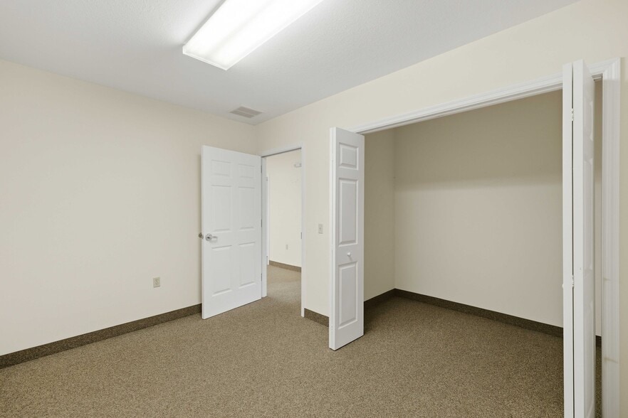 More Photos Of 4378 NE 35th St, Ocala Warehouse For Lease