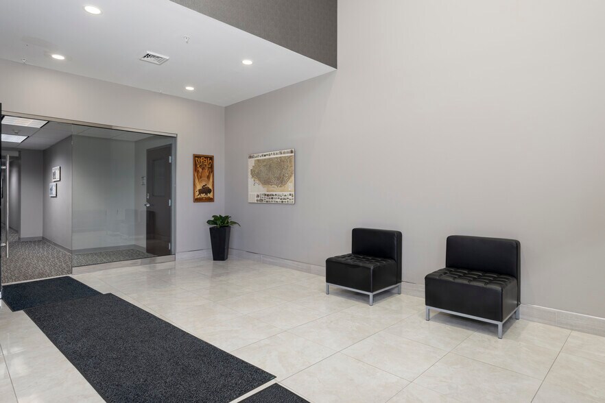 More Photos Of 40 Gardenville Pkwy W, Buffalo Office For Lease