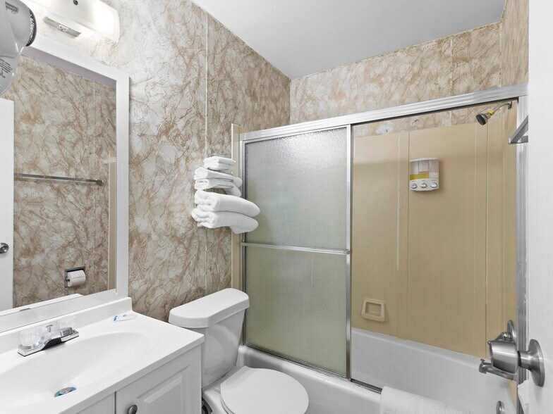 More Photos Of 935 9th Ave, Sidney Hotel For Sale