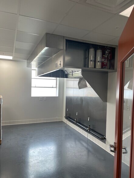 More Photos Of 1516 Military Rd, Buffalo Restaurant For Lease