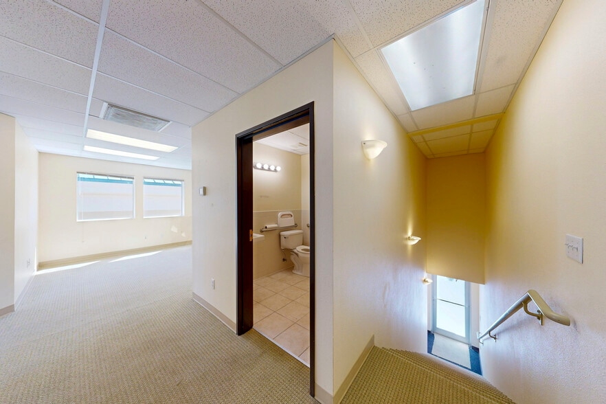 More Photos Of 510 Custer Way SE, Olympia Storefront Retail Office For Sale