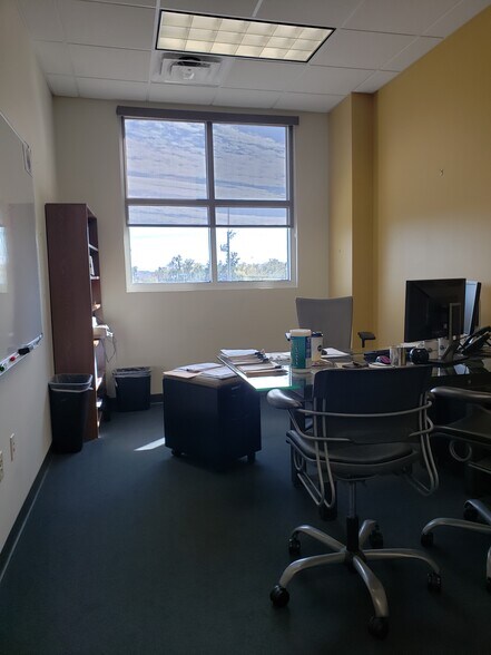 More Photos Of 4017 W Dr Martin Luther King Jr Blvd, Tampa Office For Sale