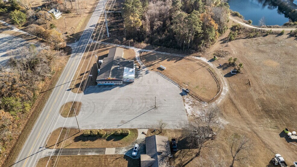 More Photos Of 2383 Hwy 58, Swansboro Restaurant For Sale