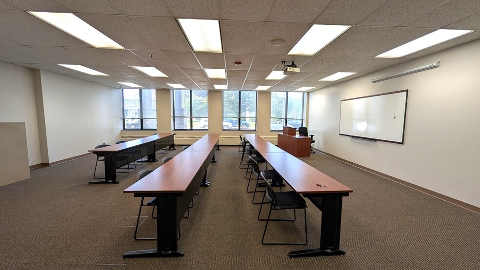 More Photos Of 1030 E Jefferson Blvd, South Bend Office For Lease