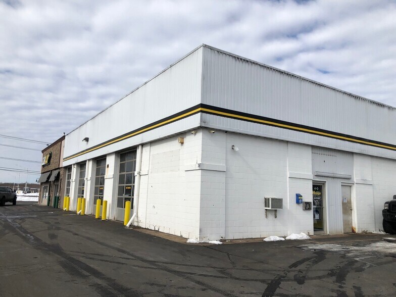 Primary Photo Of 4 National Dr, Windsor Locks Freestanding For Lease