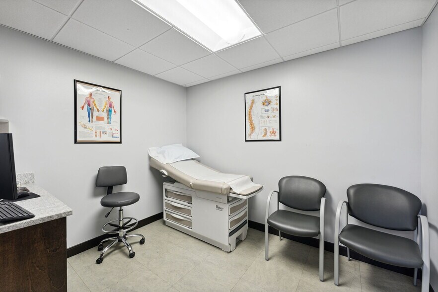 More Photos Of 160 John F Kennedy Dr, Lake Worth Medical For Lease