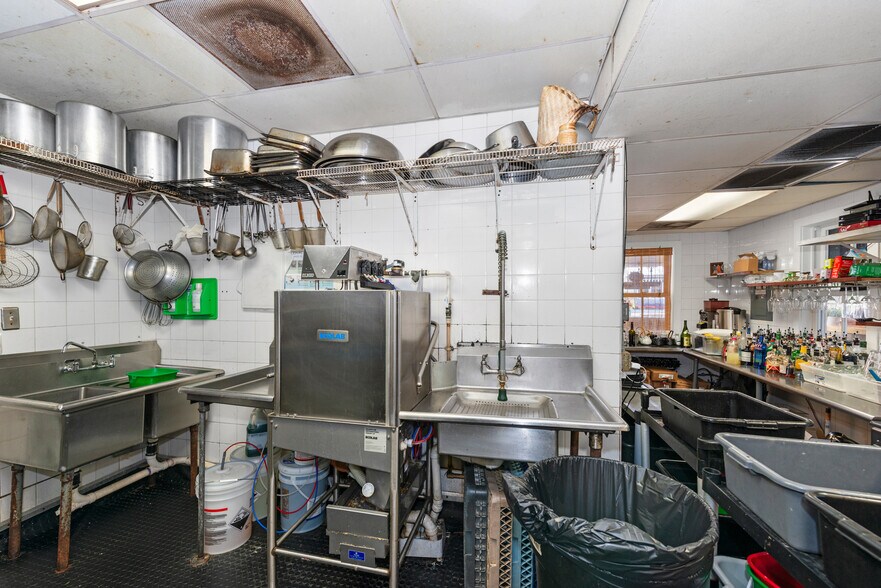 More Photos Of 816 Duval St, Key West Restaurant For Sale