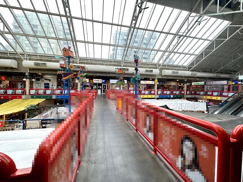 More Photos Of 8260 Westminster Hwy, Richmond Storefront For Lease