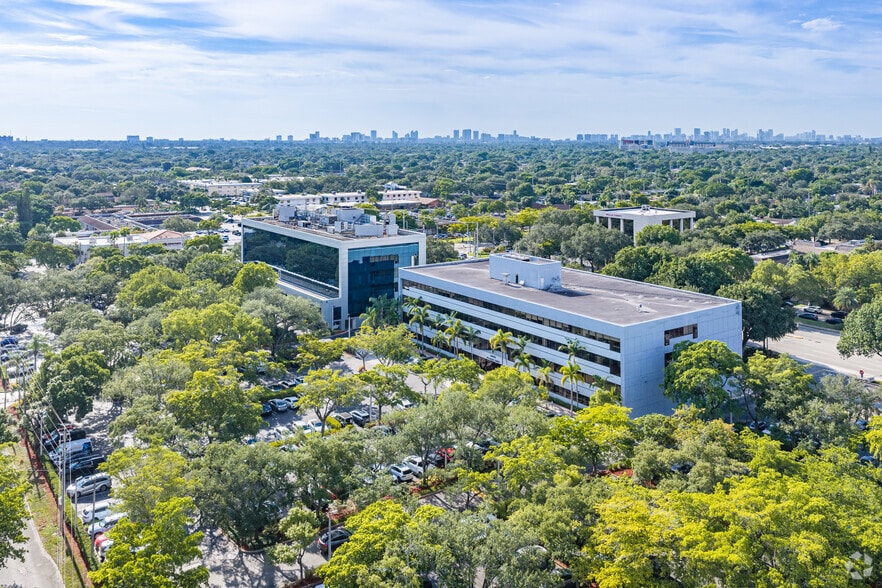 More Photos Of 4601 Sheridan St, Hollywood Office For Lease