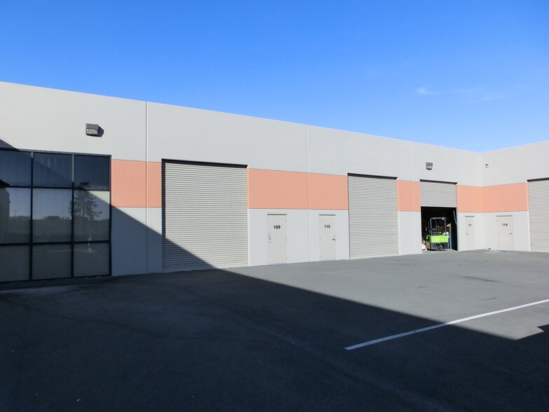More Photos Of 1609 S Grove Ave, Ontario Warehouse For Lease