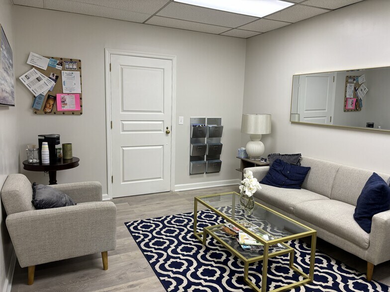 More Photos Of 39-51 Pine St, New Canaan Medical For Sale