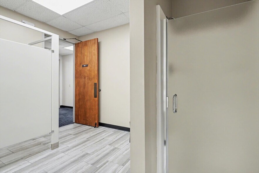 More Photos Of 3103 S Juniper Ave, Broken Arrow Office For Lease