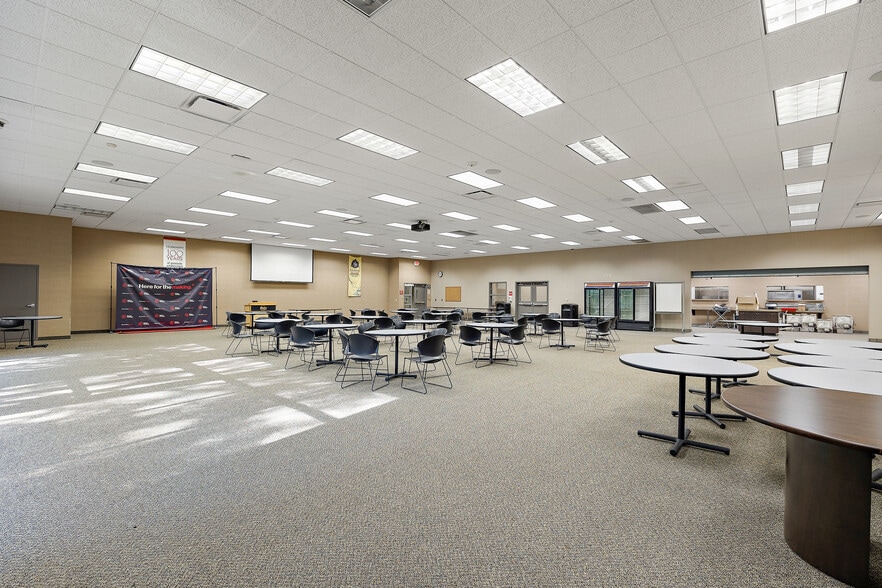 More Photos Of 34375 S Gratiot Ave, Clinton Township Office For Sale