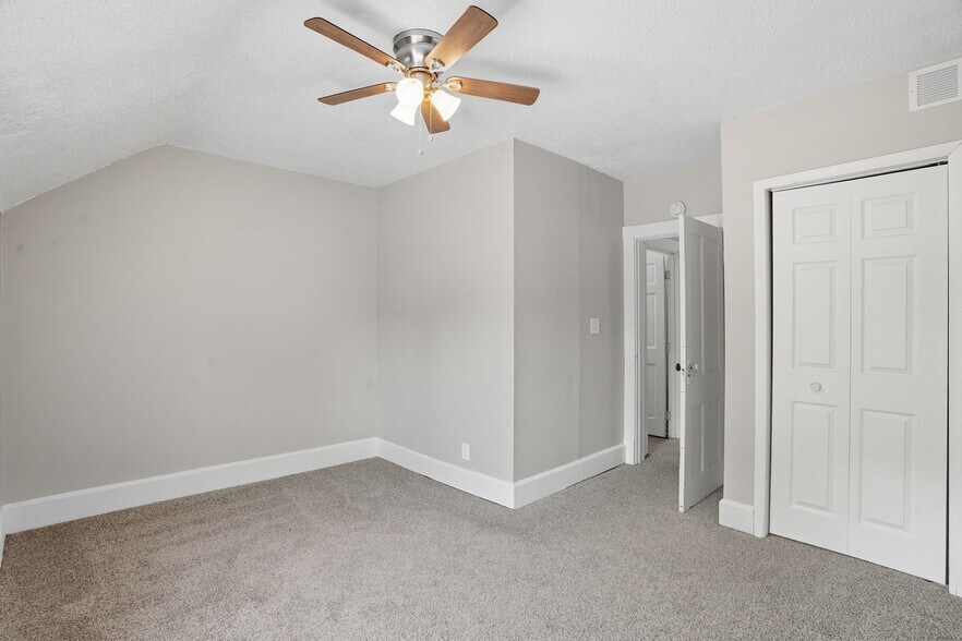 More Photos Of 1604 W 9th St, Davenport Multifamily For Sale