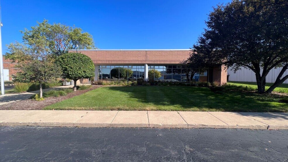More Photos Of 3813 Illinois Ave, St Charles Office For Sale