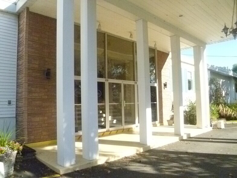 More Photos Of 1290 NY-94 Rt, New Windsor Township Lodge Meeting Hall For Sale