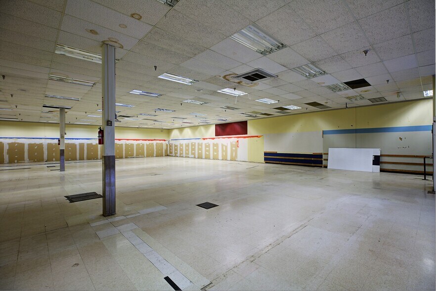 More Photos Of 75-81 Vandenburgh Ave, Troy General Retail For Lease