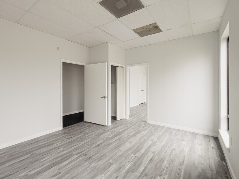 More Photos Of 5730 Centralcrest, Houston Warehouse For Lease