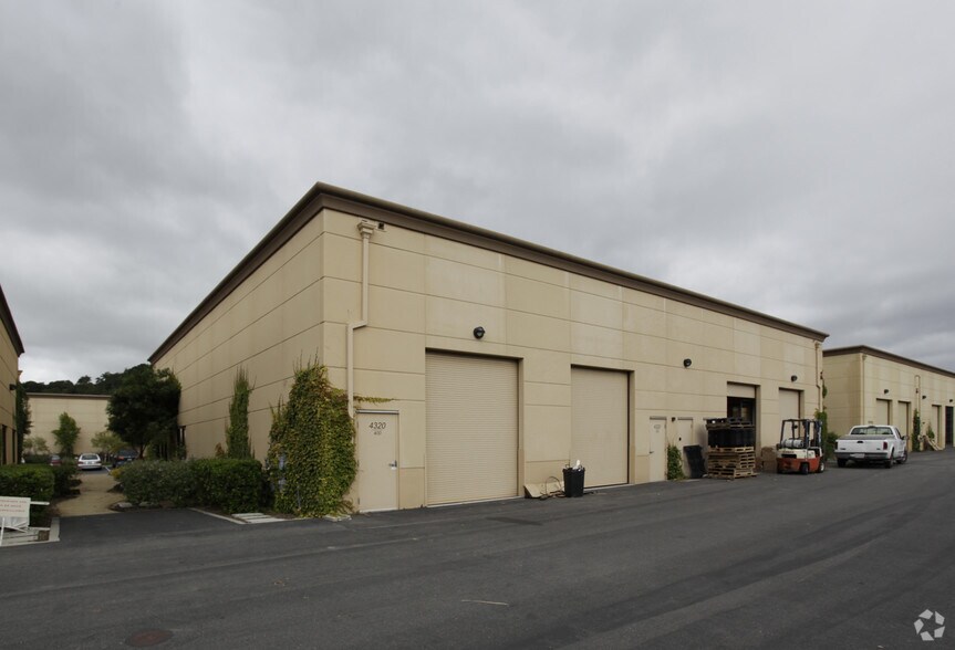 More Photos Of 4320 Redwood Hwy, San Rafael Warehouse For Sale