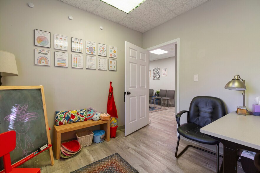 More Photos Of 1300 Gardiner Ln, Louisville Medical For Sale