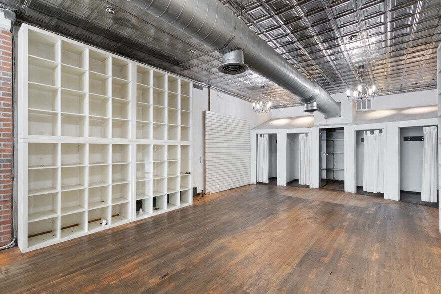 More Photos Of 30-64 Steinway St, Astoria Storefront For Lease