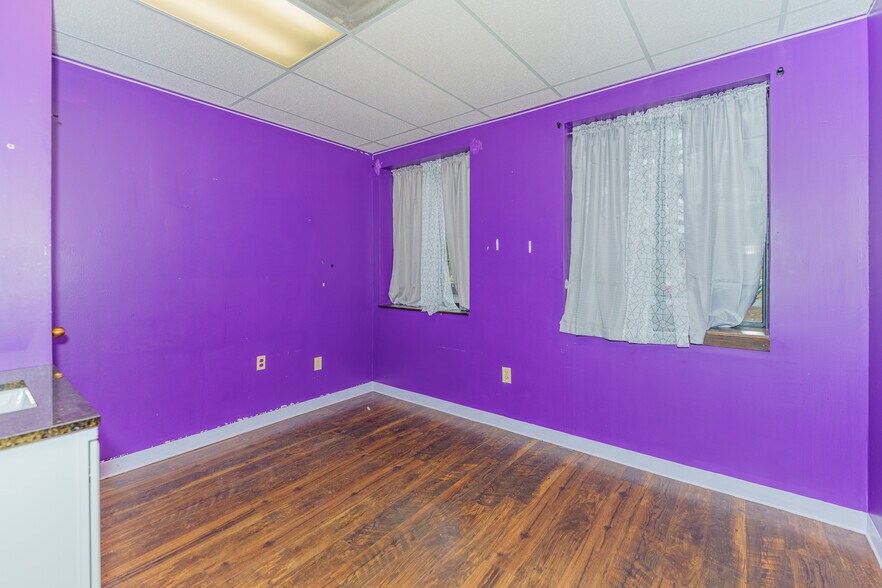 More Photos Of 961-963 State Route 146, Clifton Park Medical For Lease
