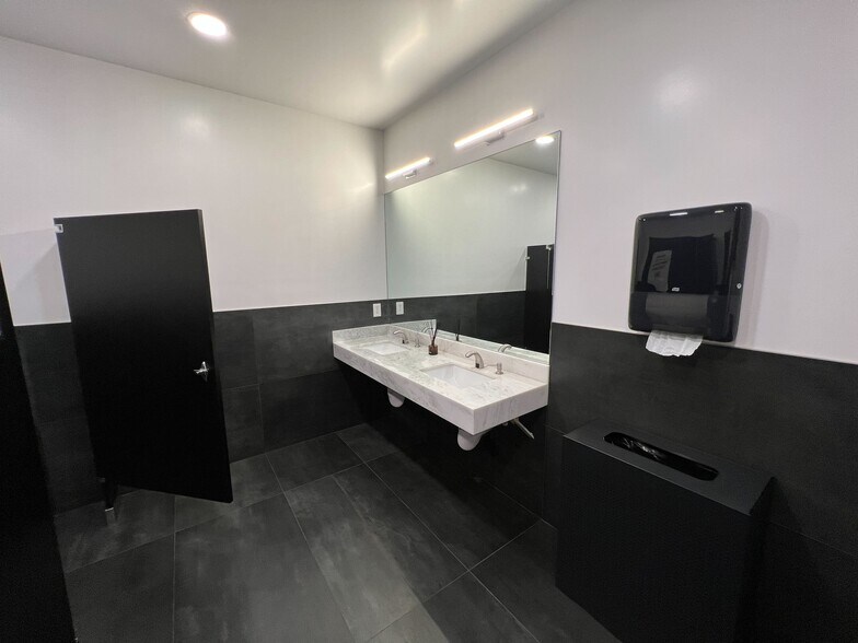 More Photos Of 4097 Trail Creek Rd, Riverside Light Manufacturing For Lease