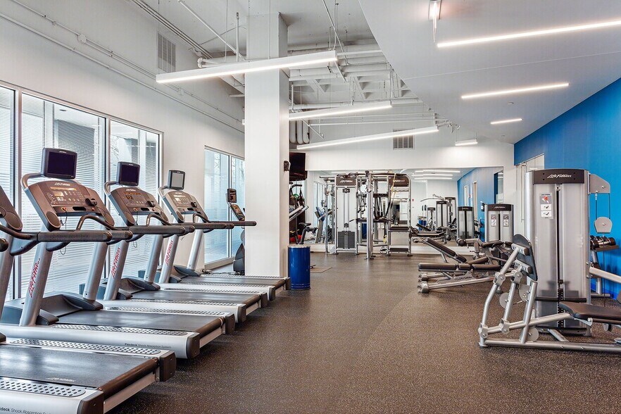 More Photos Of 1315 W 22nd St, Oak Brook Office For Lease