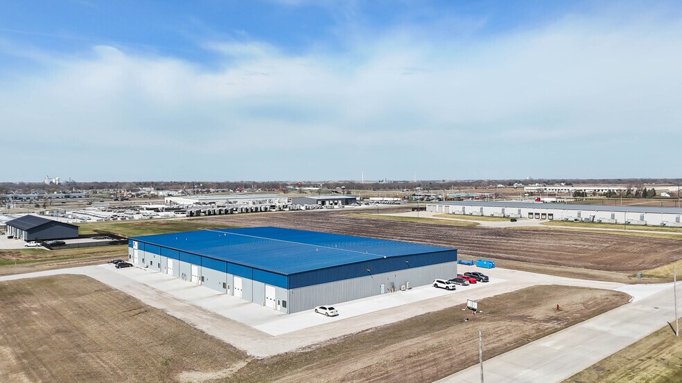 More Photos Of 1811 Rich Olive St, Story City Warehouse For Lease