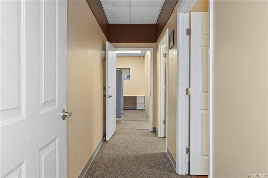 More Photos Of 102 E Highland Blvd, Inverness Drugstore For Sale