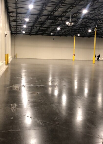 More Photos Of 1700 20th St, Oakland Distribution For Lease